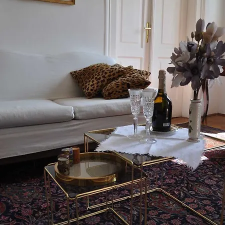 Unica Nel Cuore Storico Di 4*