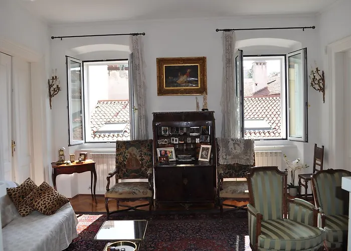 Unica Nel Cuore Storico Di Trieste