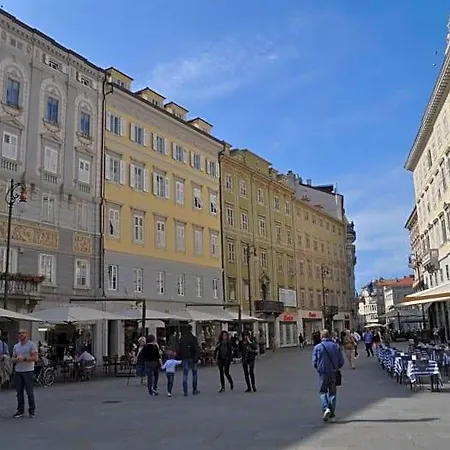 Panzió Unica Nel Cuore Storico Di Trieszt